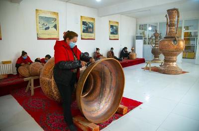 洛浦縣 傳統手工藝品敲開致富之門